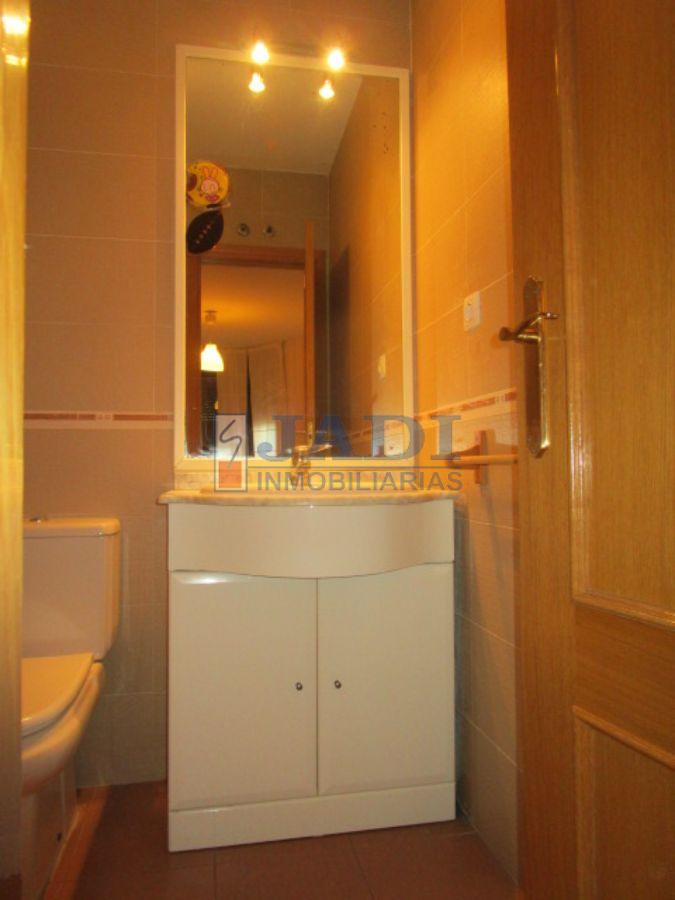 For sale of flat in Valdepeñas