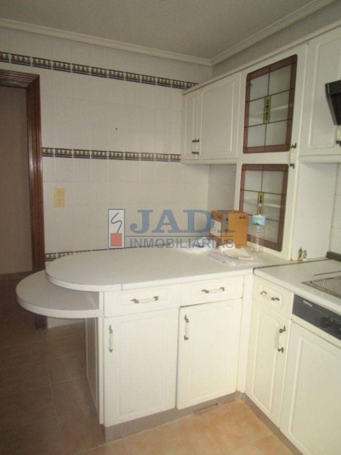 For sale of flat in Valdepeñas