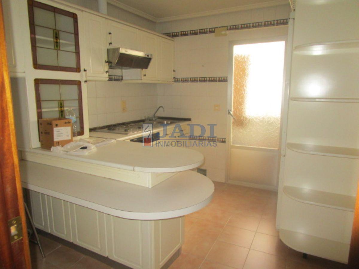 For sale of flat in Valdepeñas