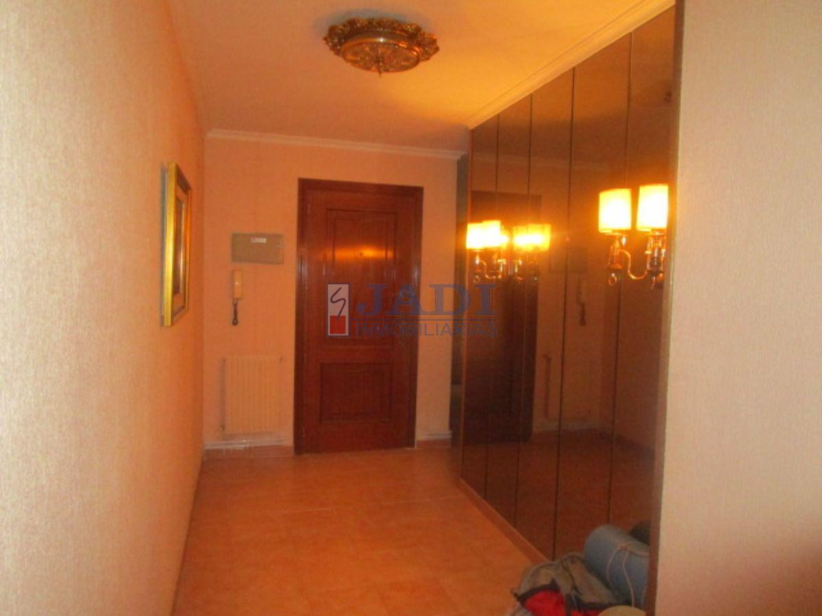 For sale of flat in Valdepeñas