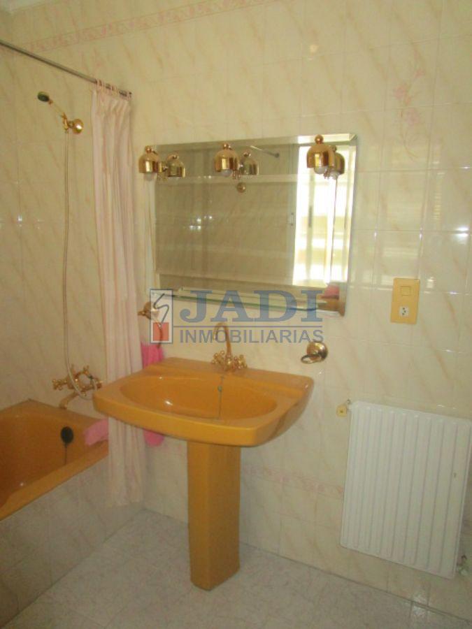 For sale of flat in Valdepeñas