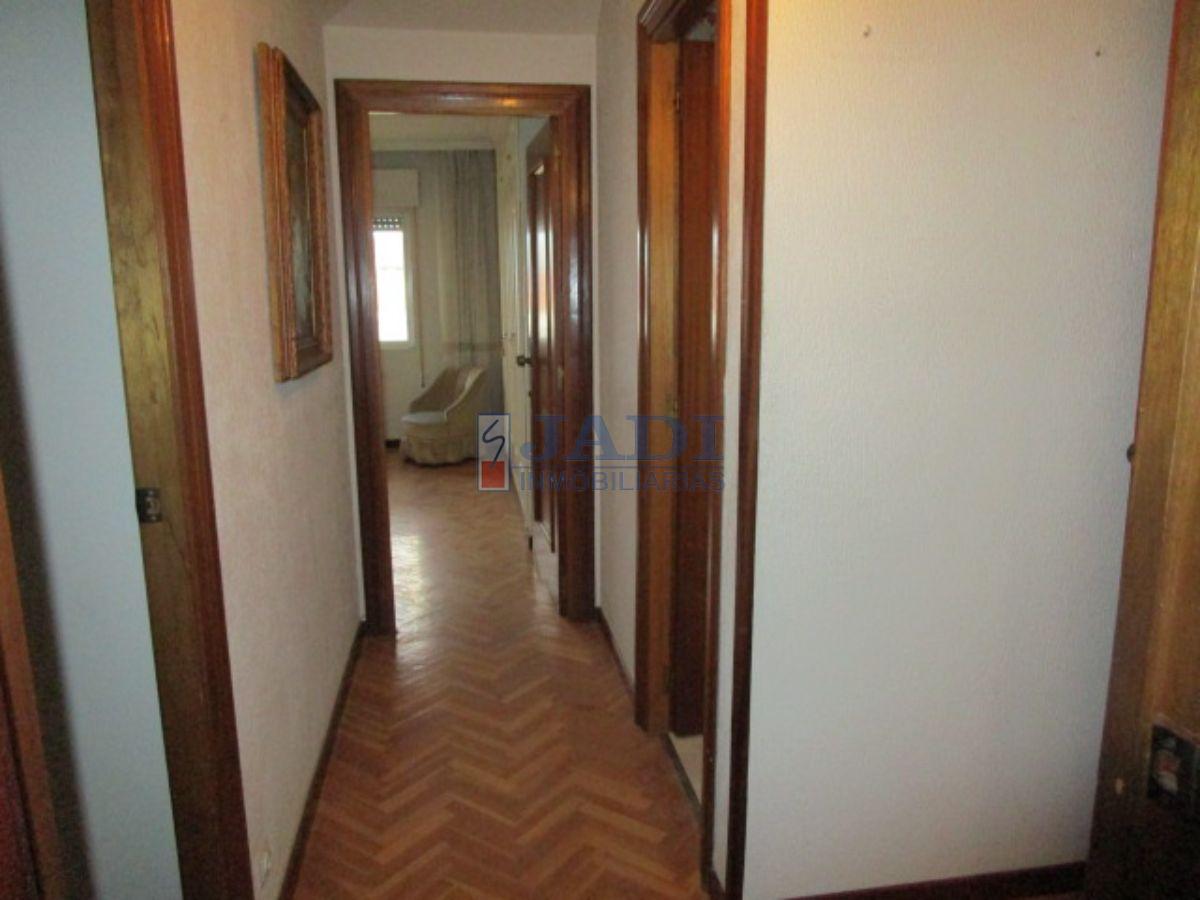 For sale of flat in Valdepeñas