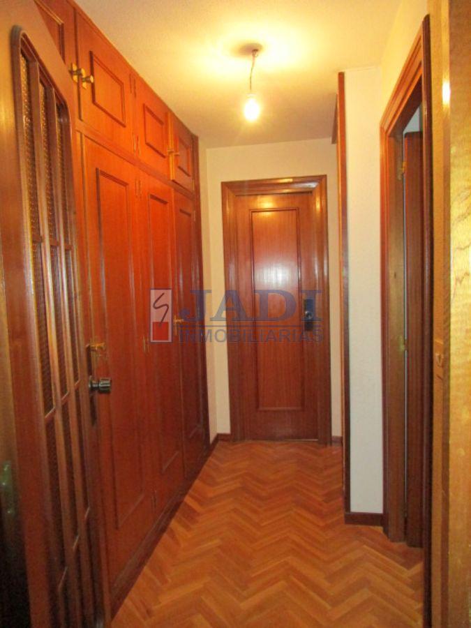 For sale of flat in Valdepeñas