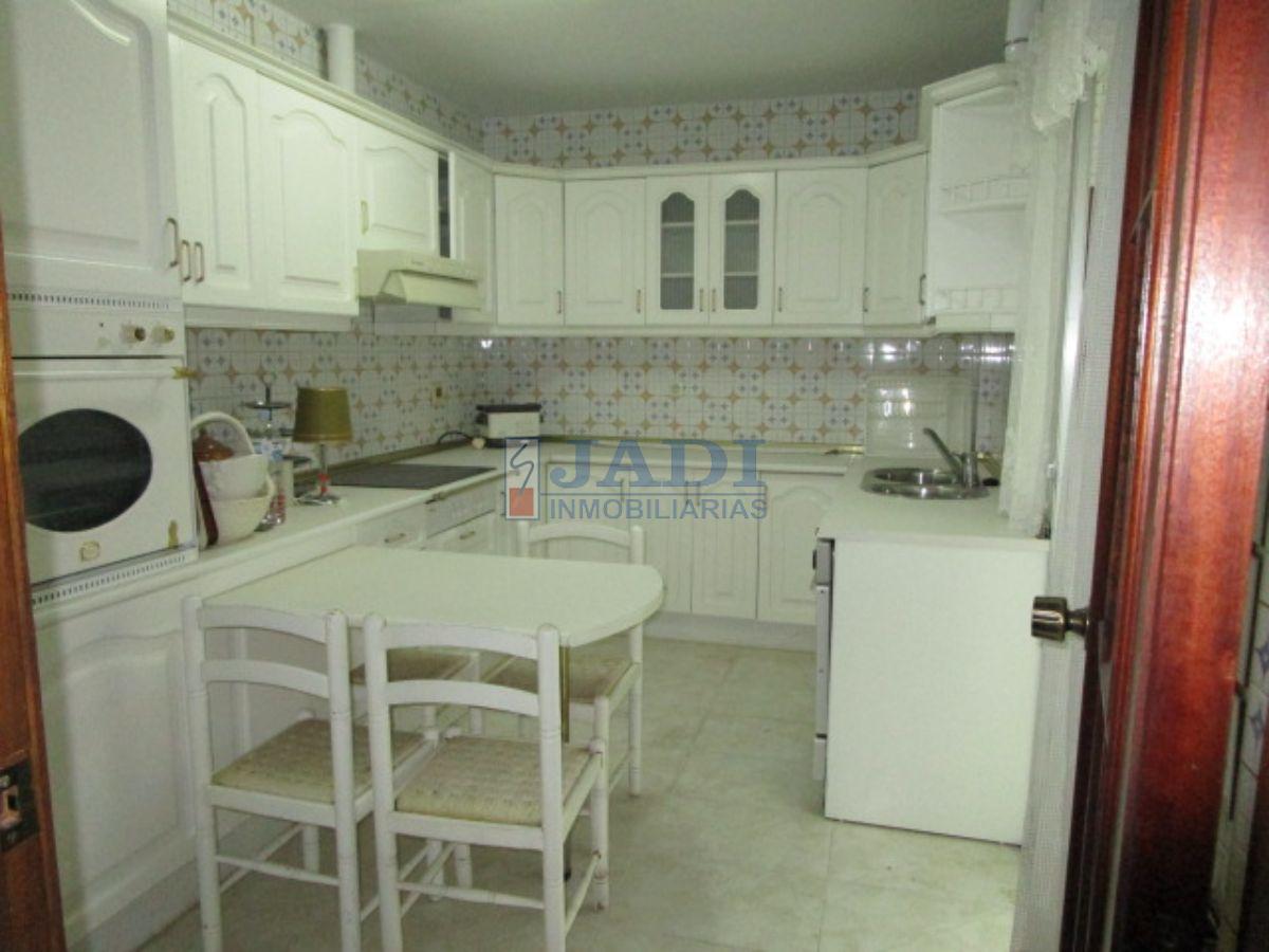 For sale of flat in Valdepeñas