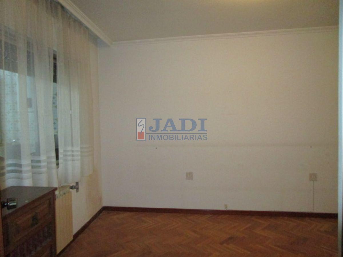 For sale of flat in Valdepeñas