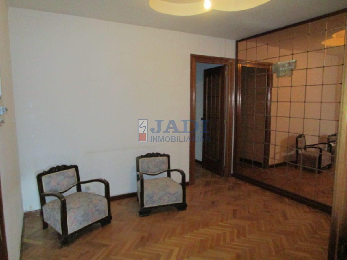 For sale of flat in Valdepeñas