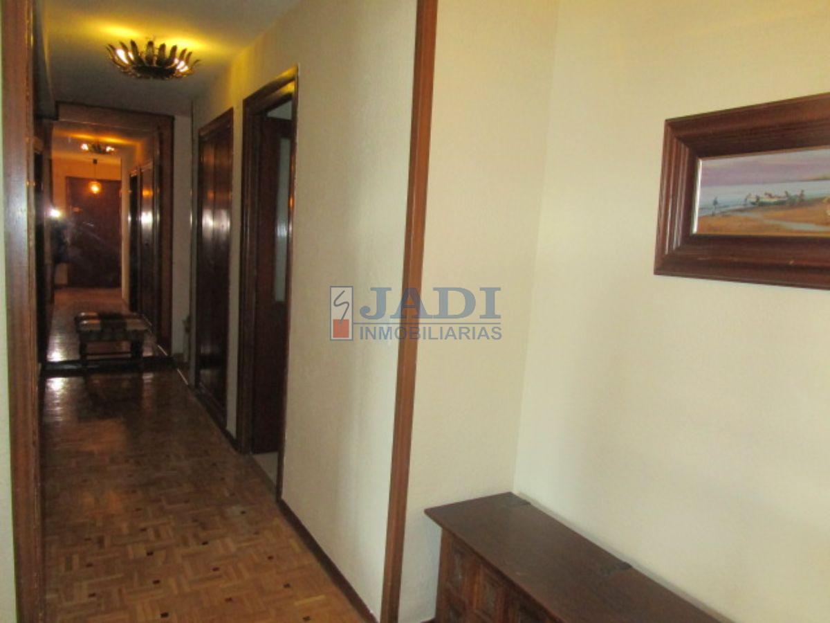 For sale of flat in Valdepeñas