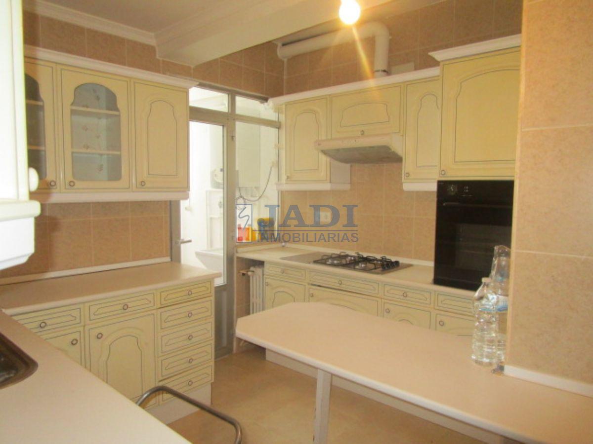 For sale of flat in Valdepeñas