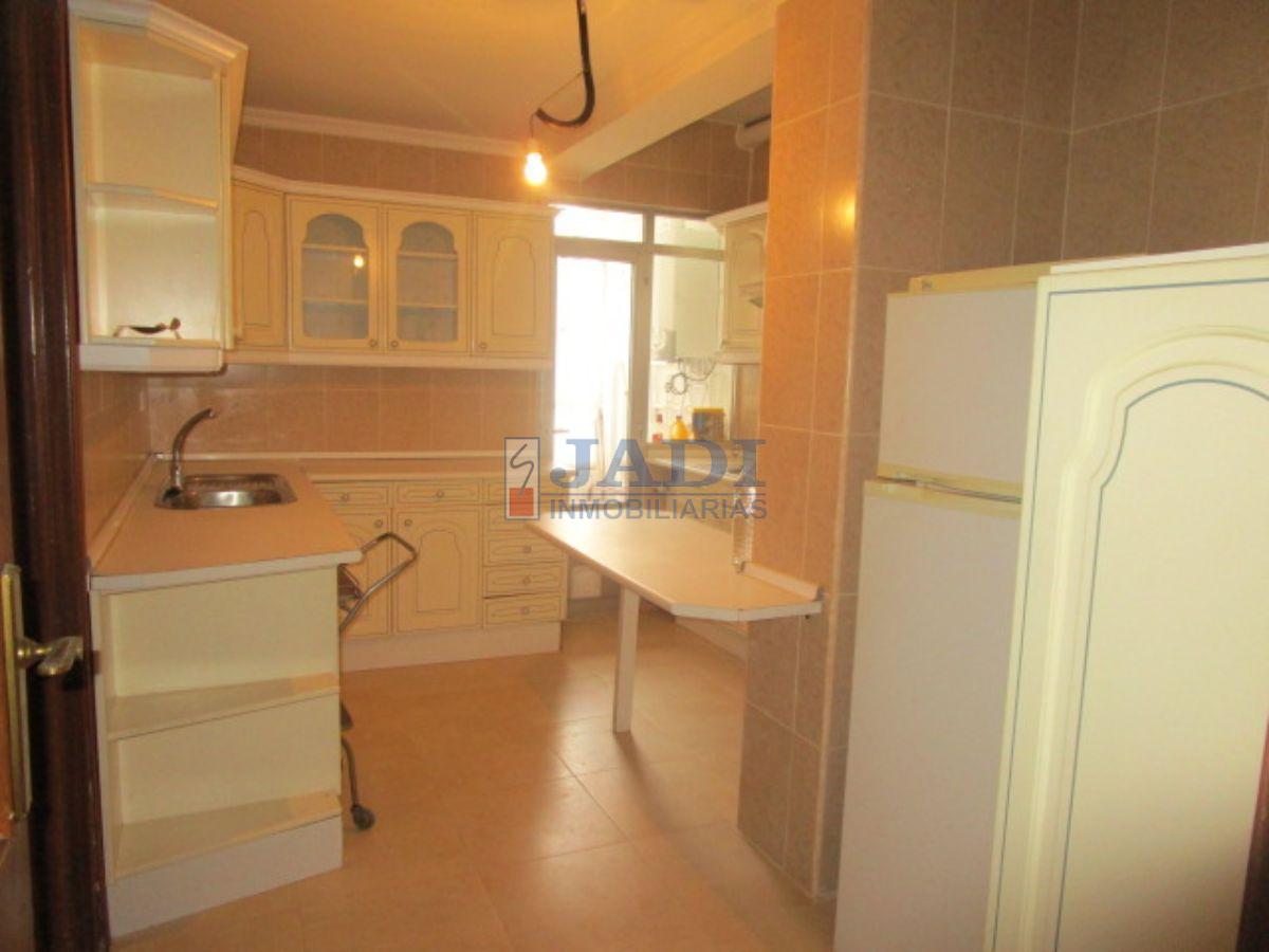 For sale of flat in Valdepeñas