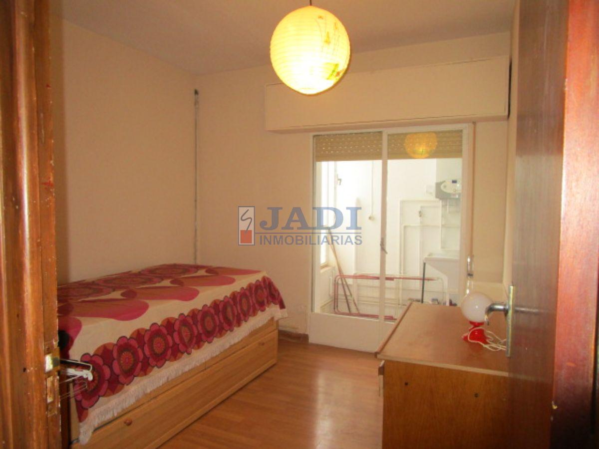 For sale of flat in Valdepeñas