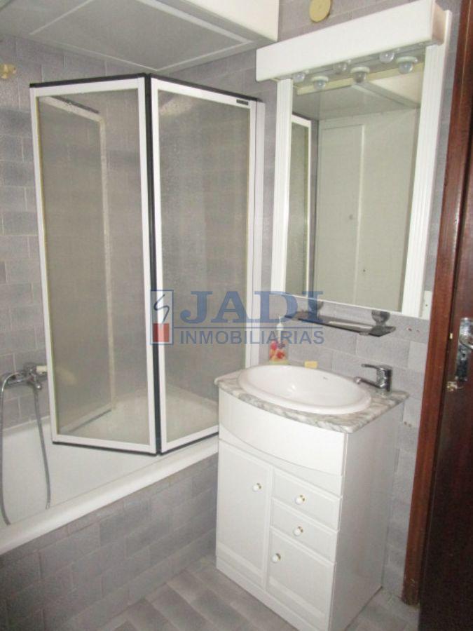 For sale of flat in Valdepeñas