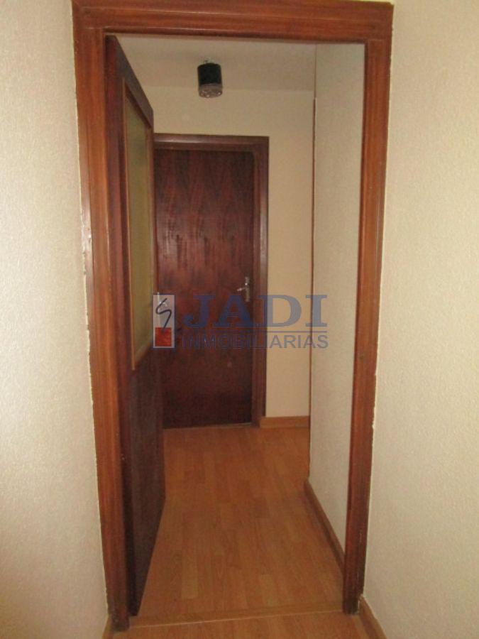 For sale of flat in Valdepeñas