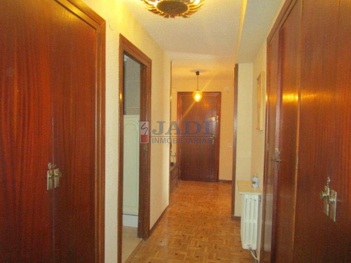 For sale of flat in Valdepeñas