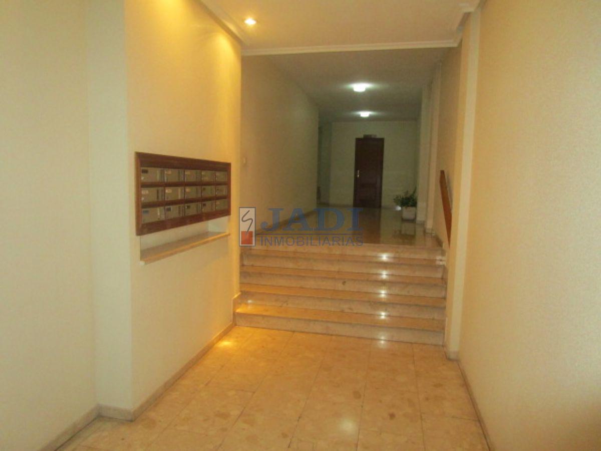 For sale of flat in Valdepeñas