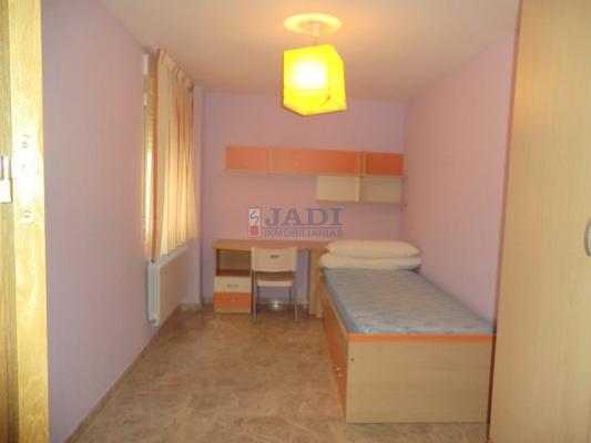 Venta de piso en Valdepeñas