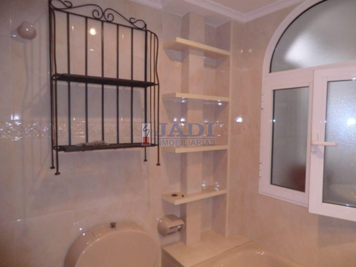 For sale of flat in Valdepeñas