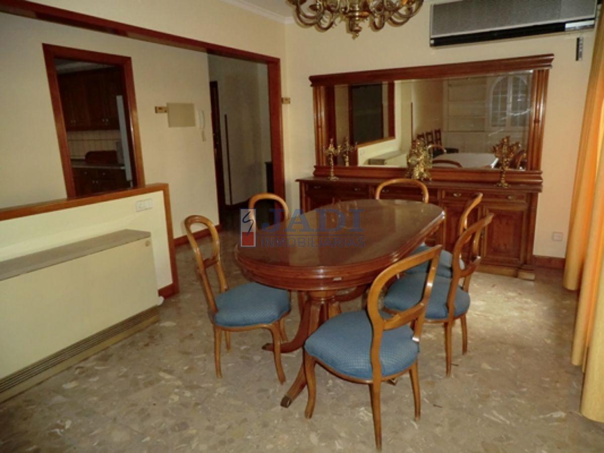 For sale of flat in Valdepeñas