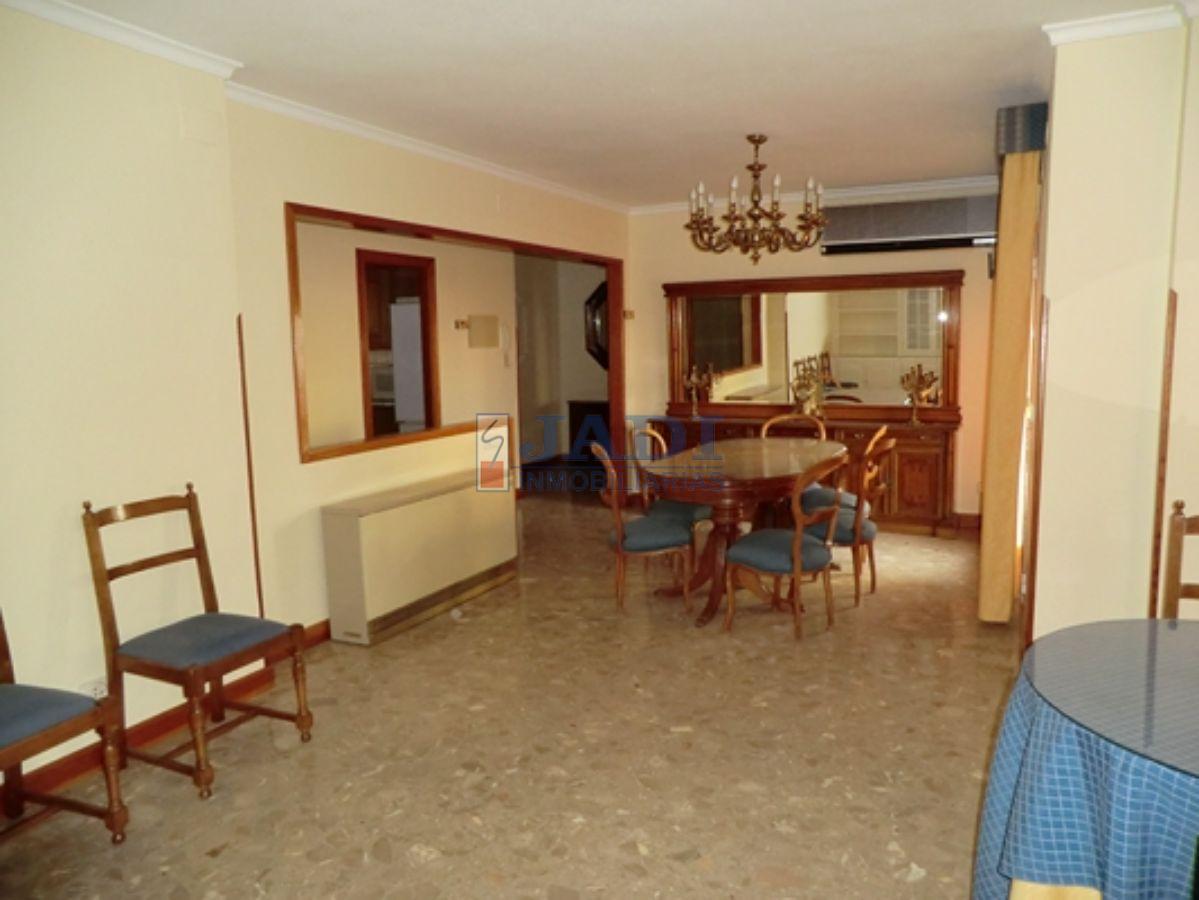 For sale of flat in Valdepeñas