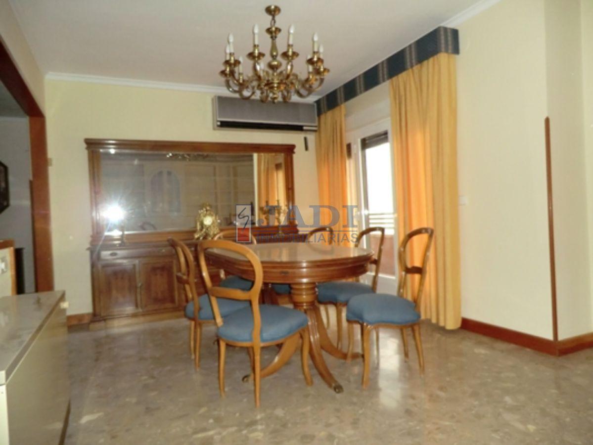 For sale of flat in Valdepeñas