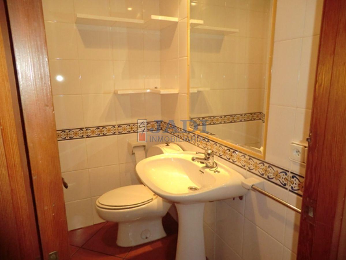 For sale of flat in Valdepeñas