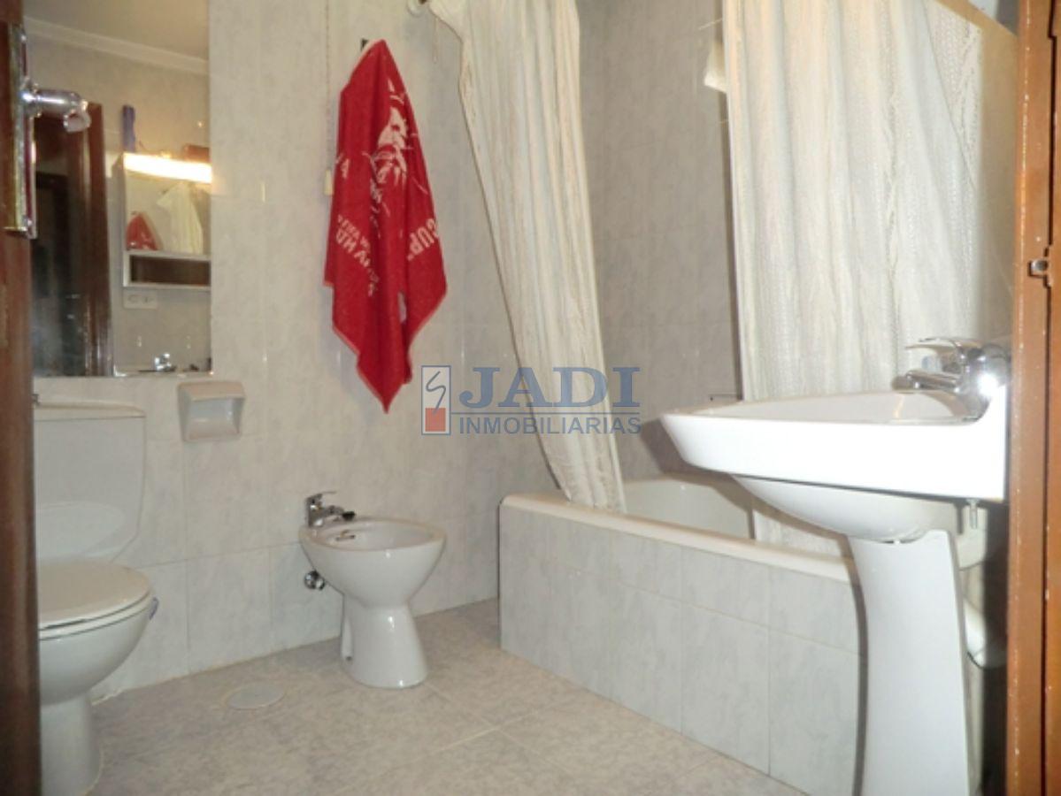 For sale of flat in Valdepeñas