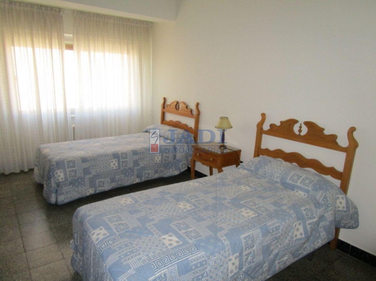 For sale of flat in Valdepeñas