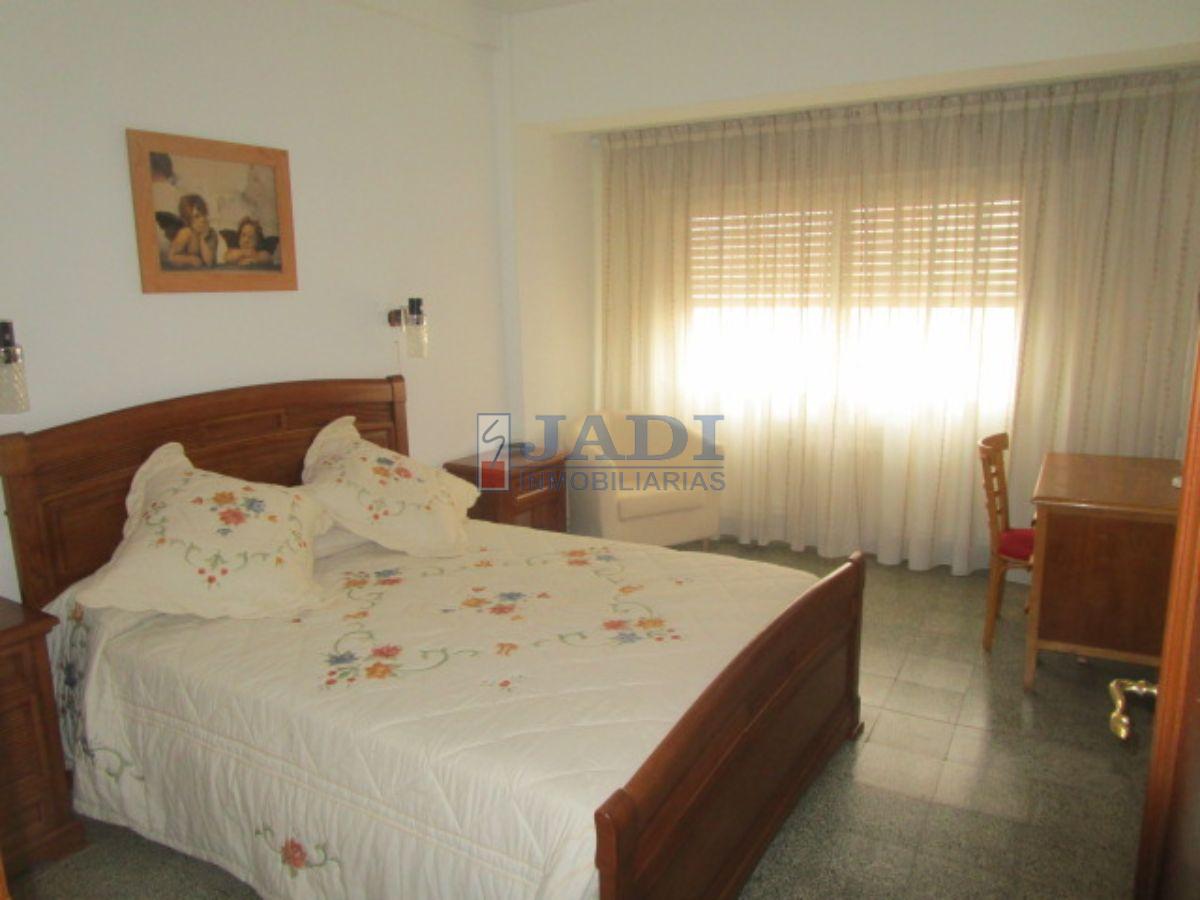 For sale of flat in Valdepeñas