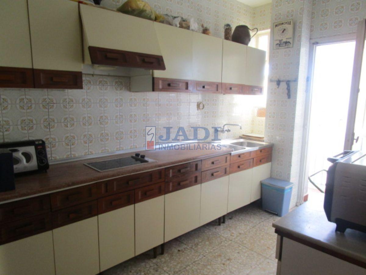 For sale of flat in Valdepeñas