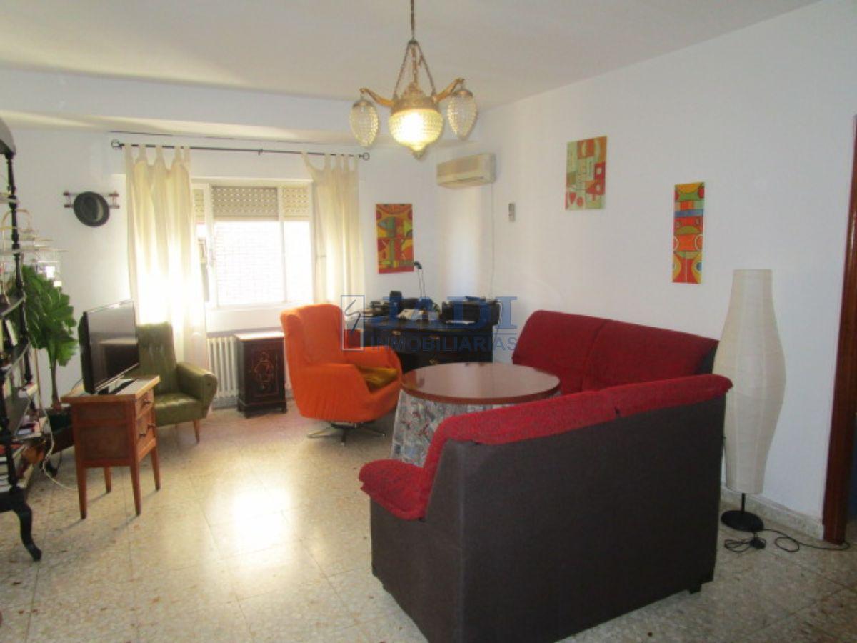 For sale of flat in Valdepeñas