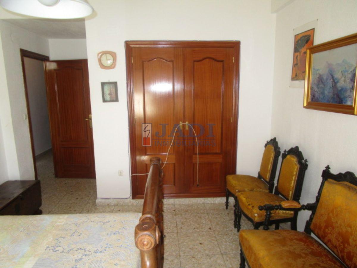 For sale of flat in Valdepeñas