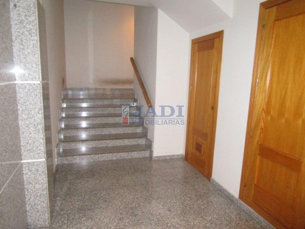 For sale of flat in Valdepeñas