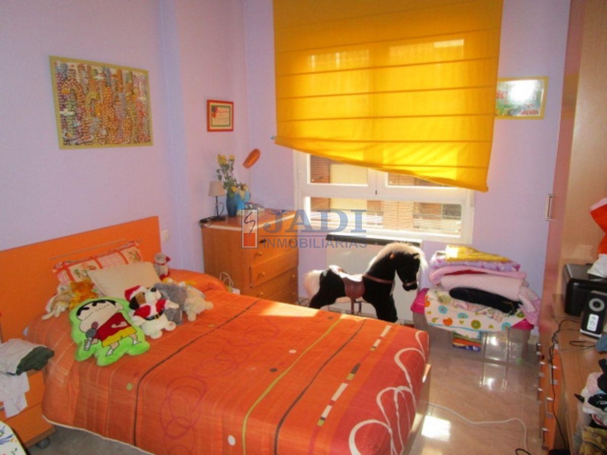 For sale of flat in Valdepeñas