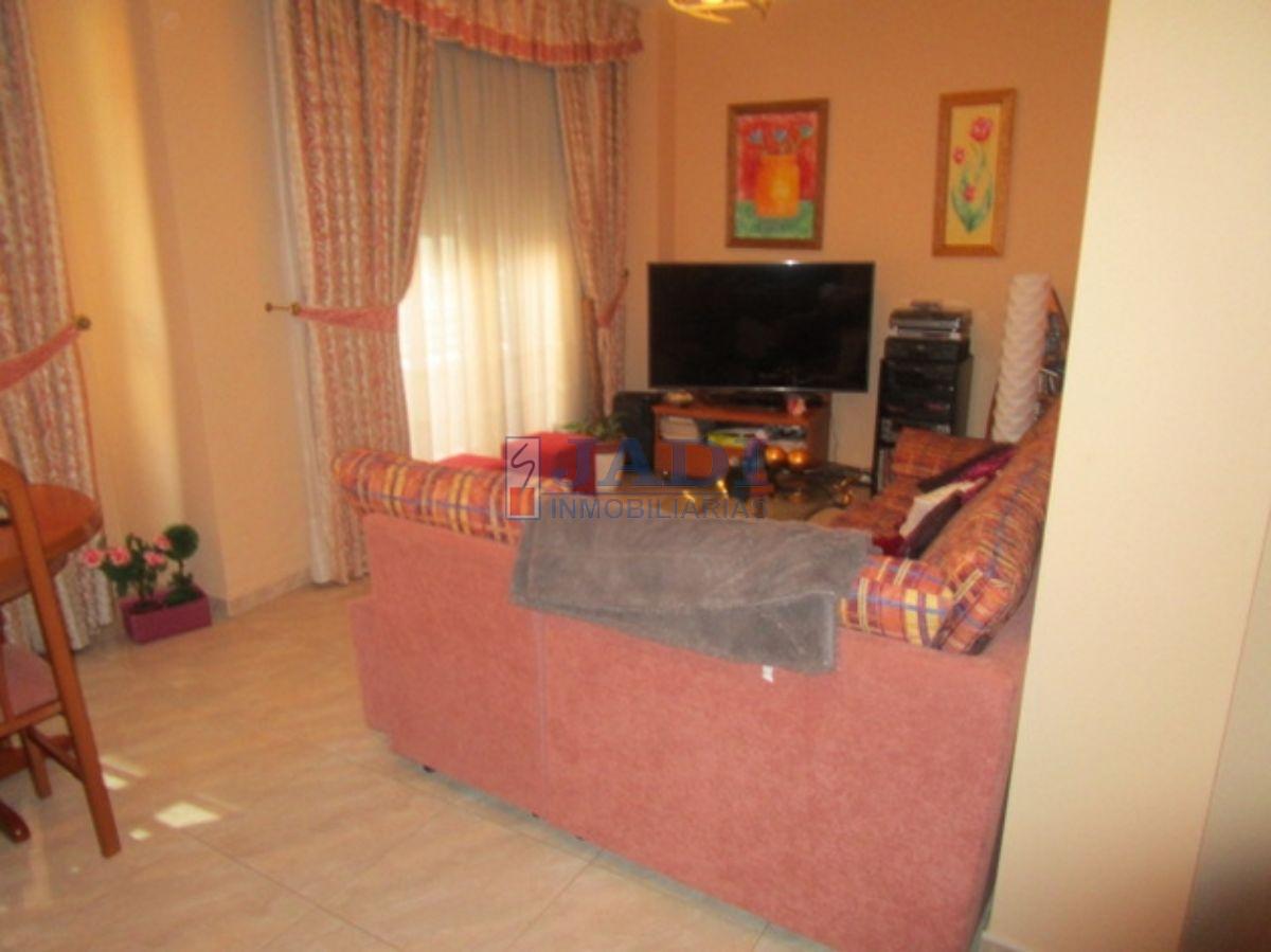 For sale of flat in Valdepeñas