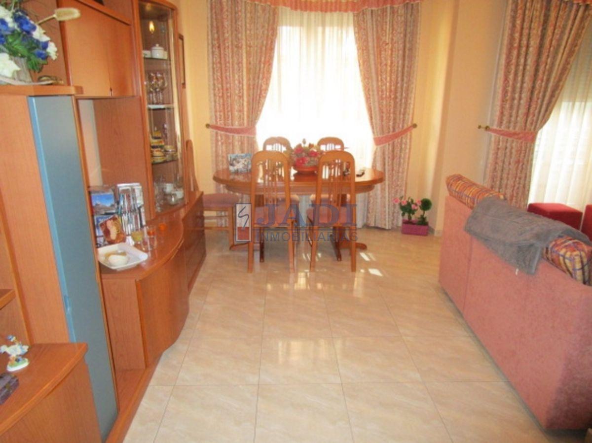 For sale of flat in Valdepeñas