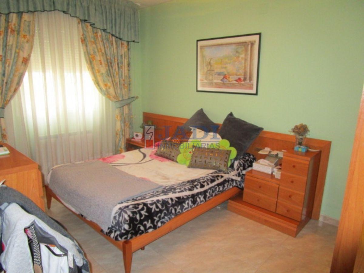 For sale of flat in Valdepeñas