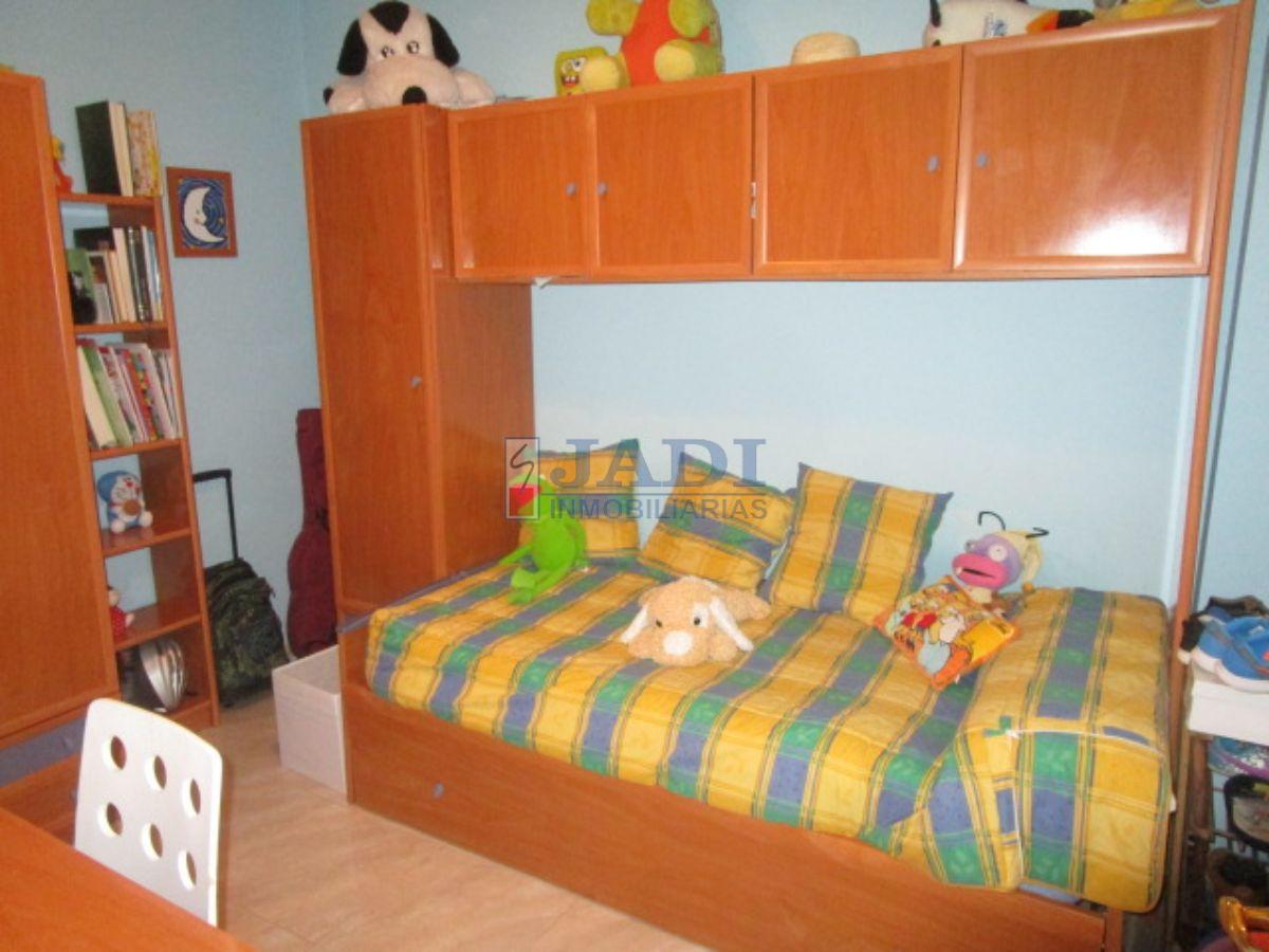 For sale of flat in Valdepeñas