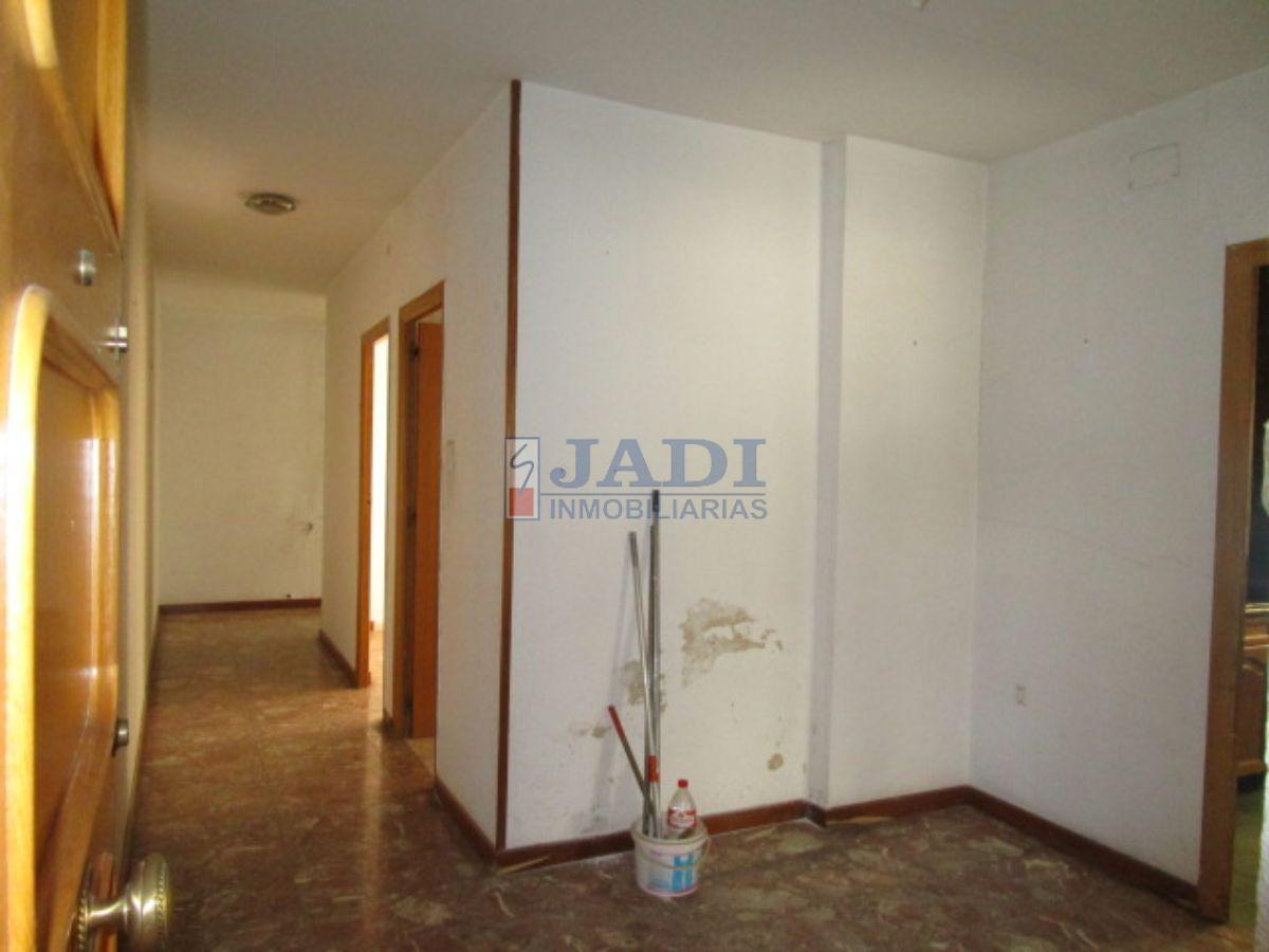 For sale of flat in Valdepeñas