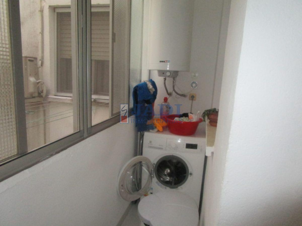 For sale of flat in Valdepeñas
