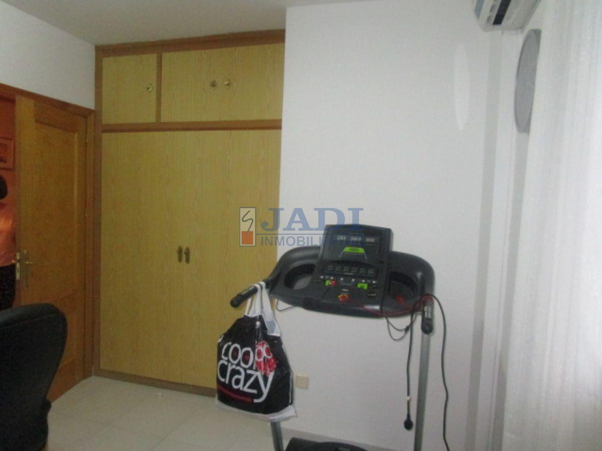 For sale of flat in Valdepeñas