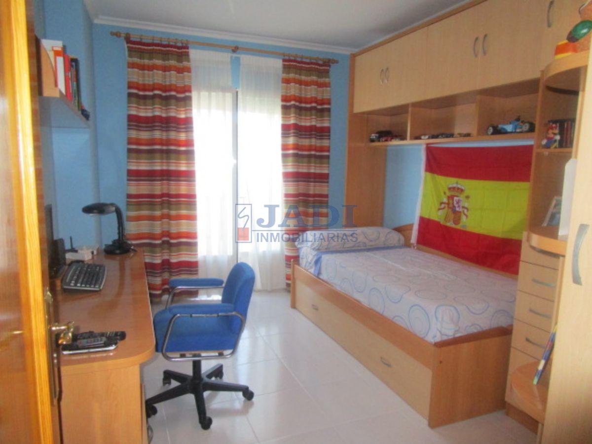 For sale of flat in Valdepeñas