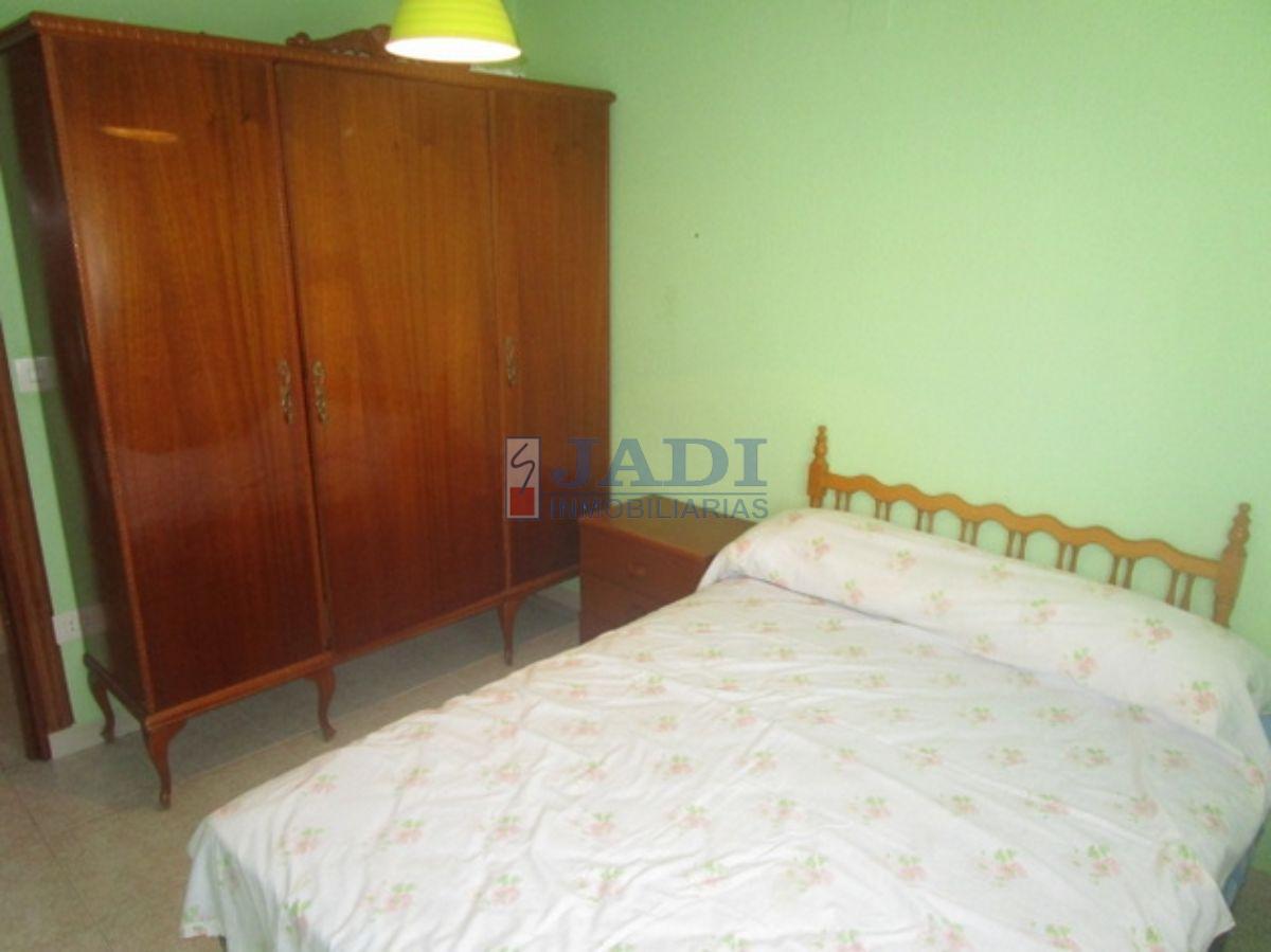 For sale of flat in Valdepeñas