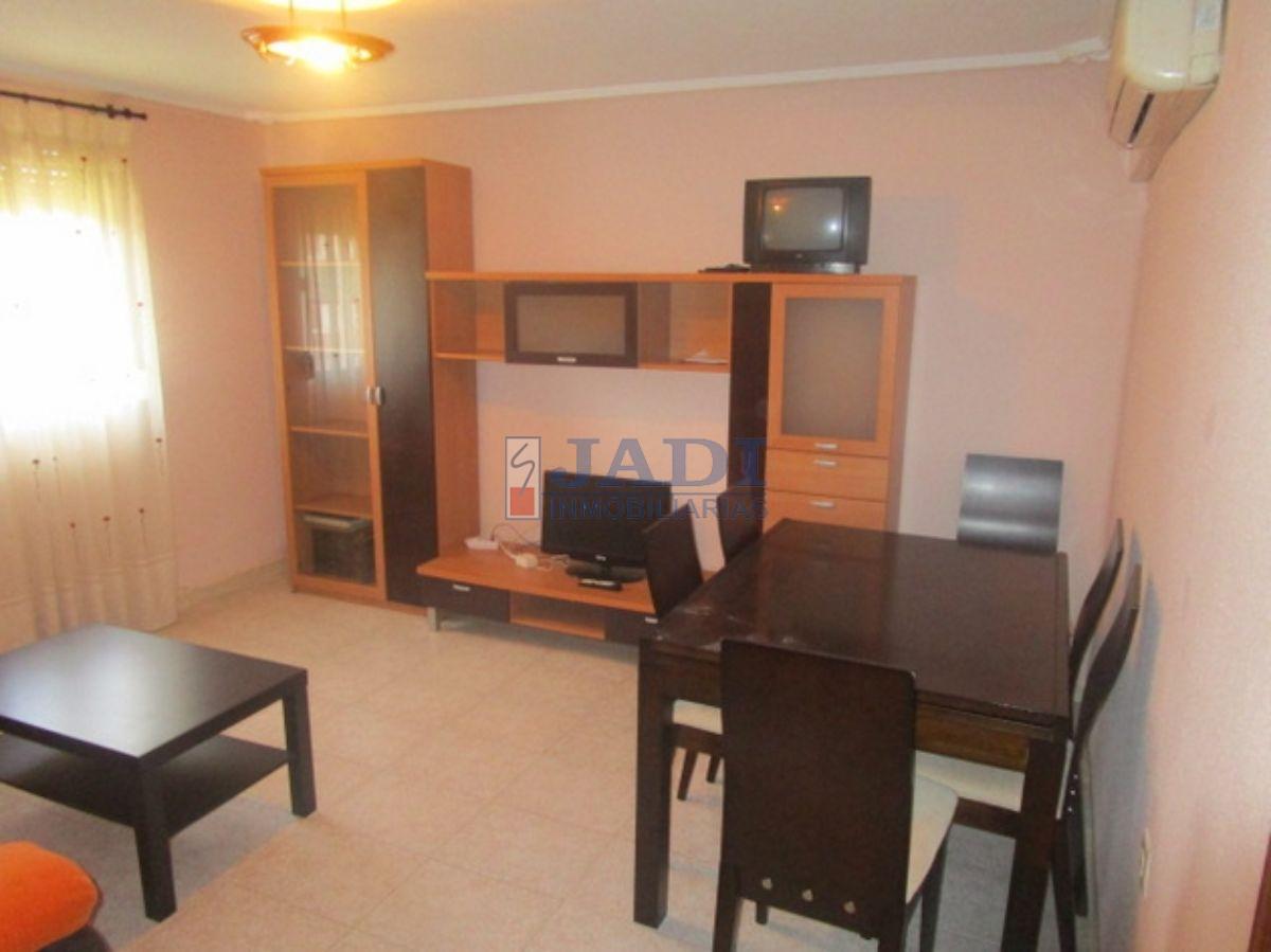 For sale of flat in Valdepeñas