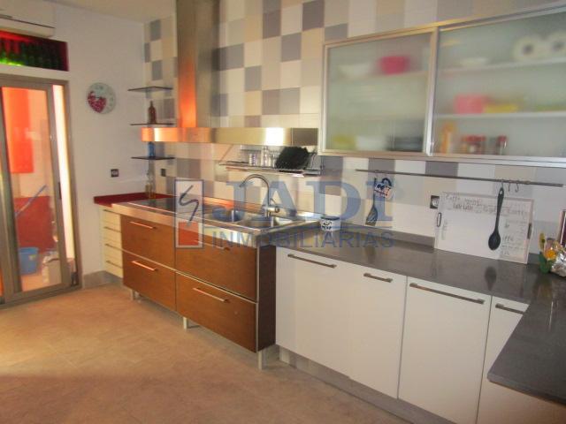 For sale of flat in Valdepeñas