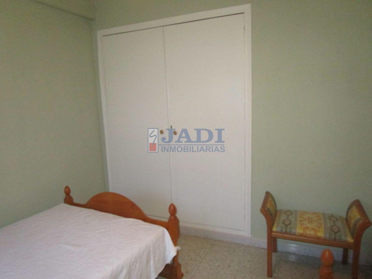 For sale of flat in Valdepeñas