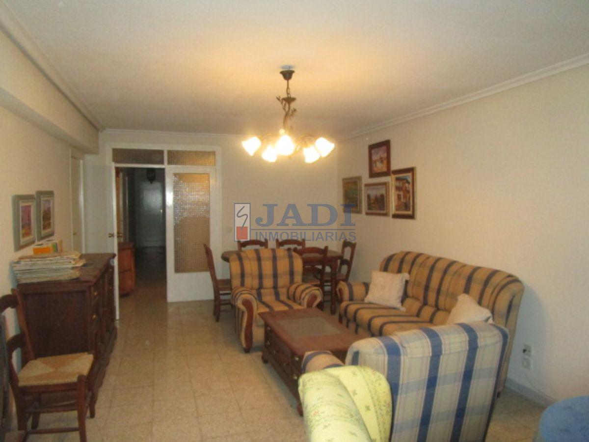 For sale of flat in Valdepeñas