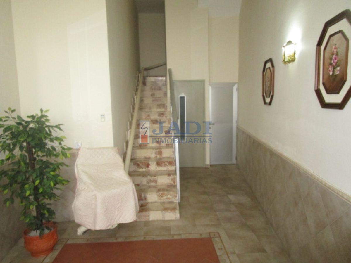 For sale of flat in Valdepeñas