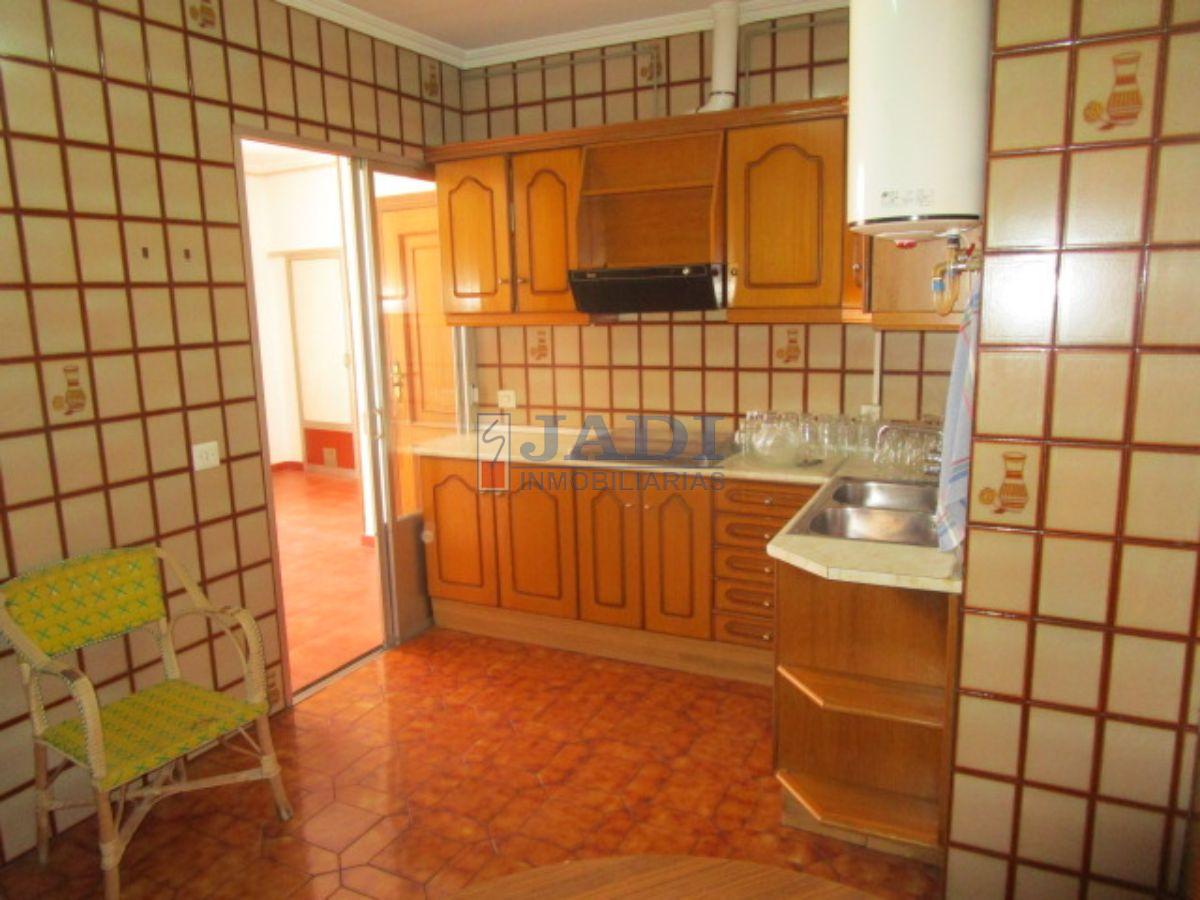 For sale of flat in Valdepeñas