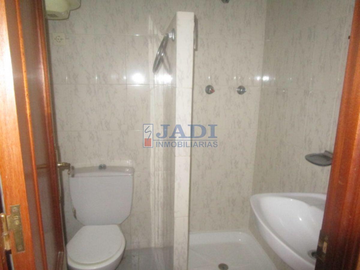 For sale of flat in Valdepeñas