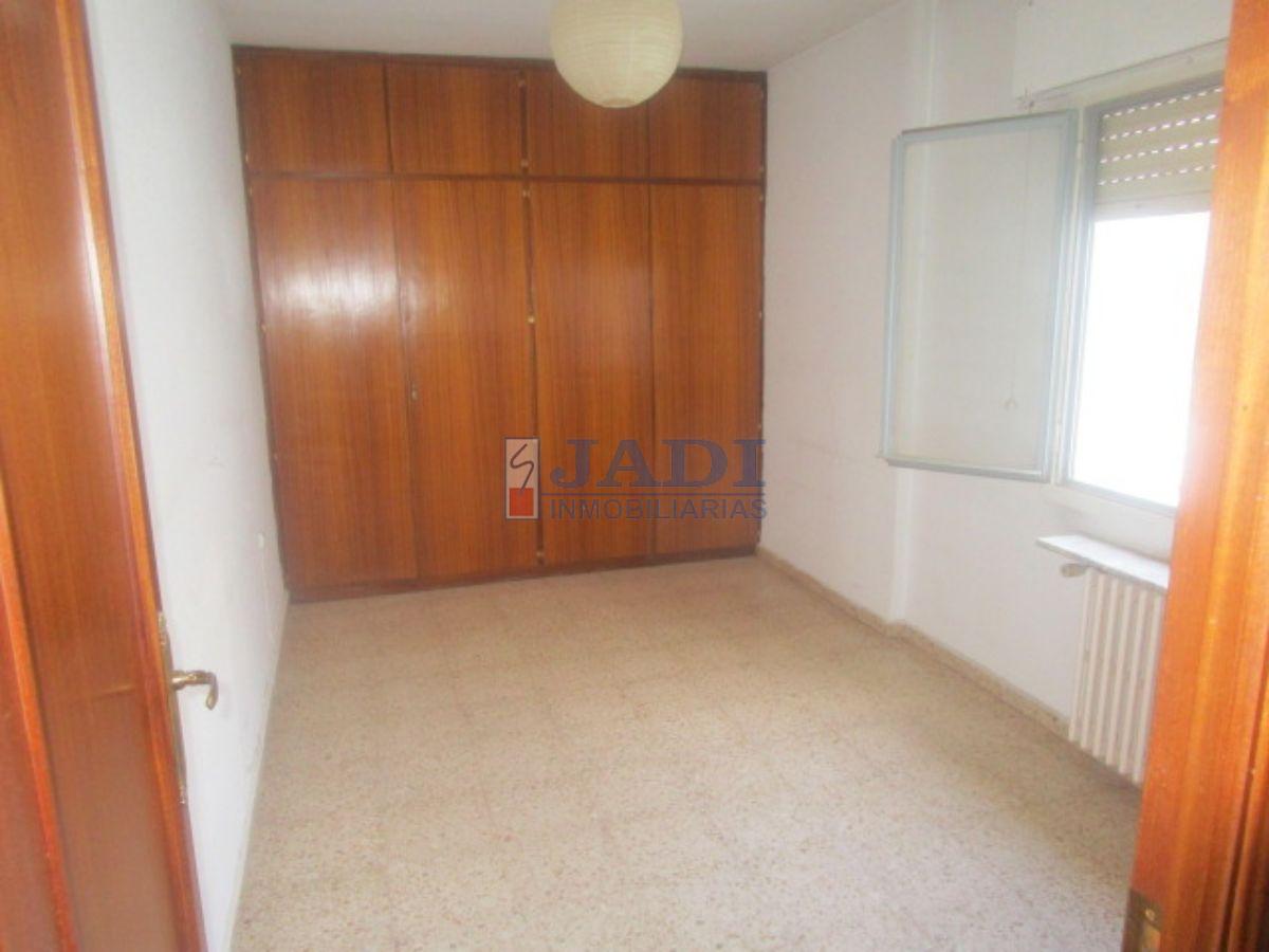 For sale of flat in Valdepeñas