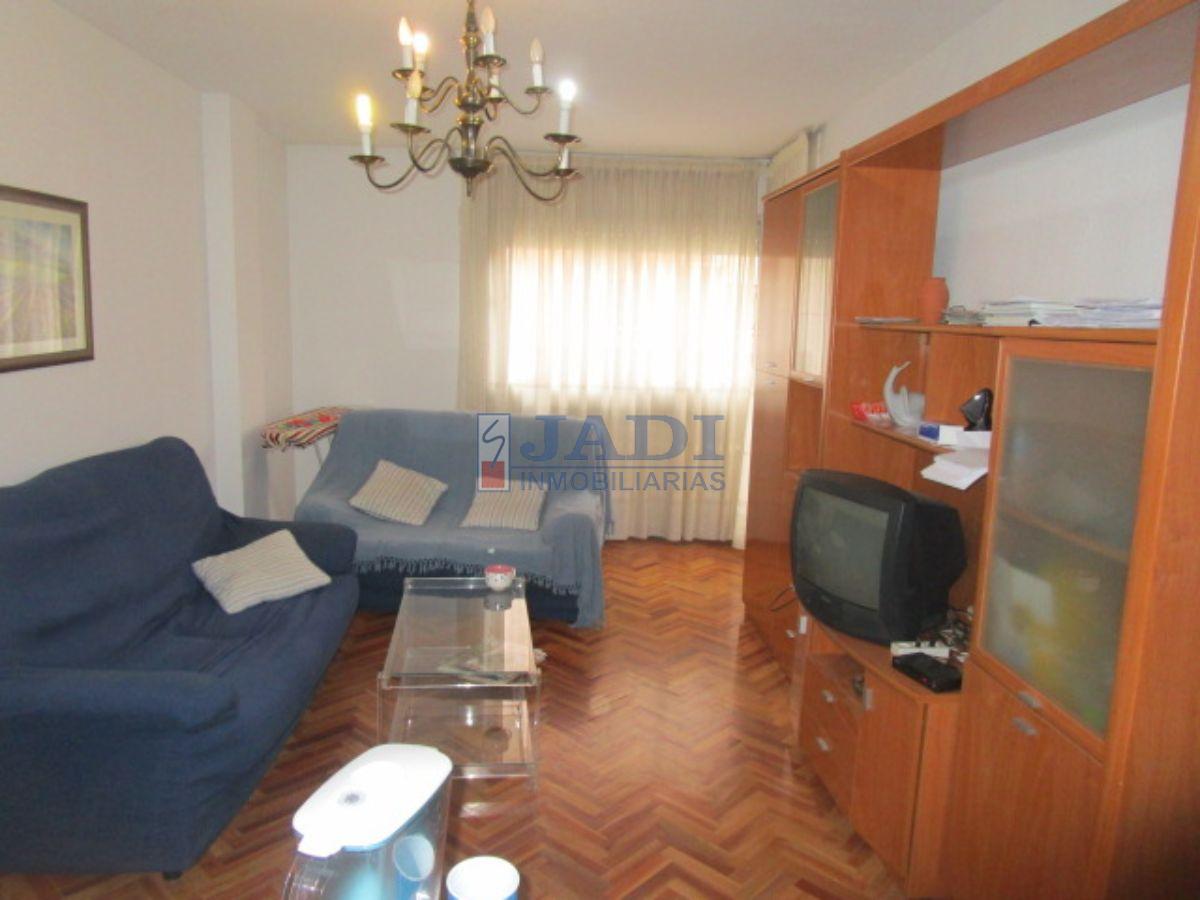 For sale of flat in Valdepeñas